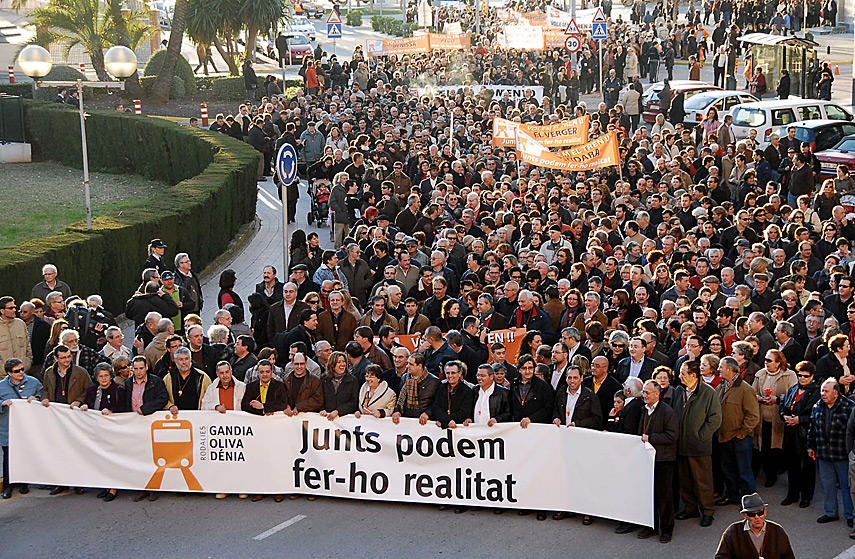 Manifestació pel tren a Dénia